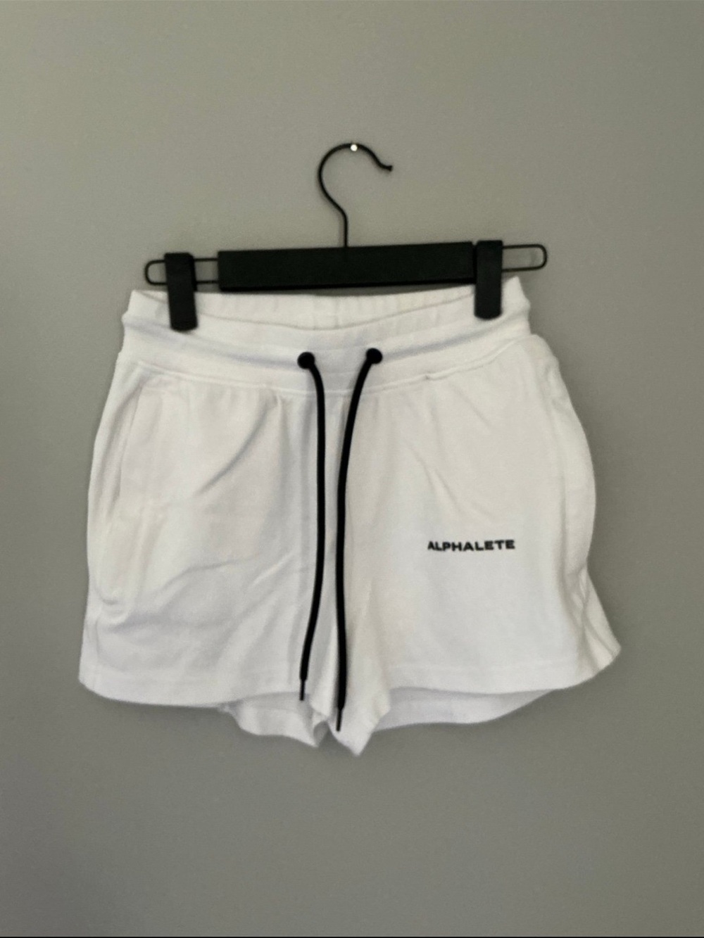 Alphalete White Women's Essentials CoreAthletic Shorts with Black Drawstring XS